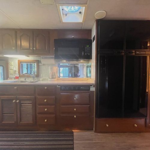 Kitchen, New Microwave, New Freezer/Fridge (with Ice-maker) and Pantry