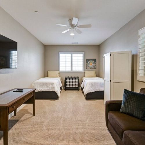 Third Bedroom (2 Twins & Queen Pull-Out Sofa Bed)