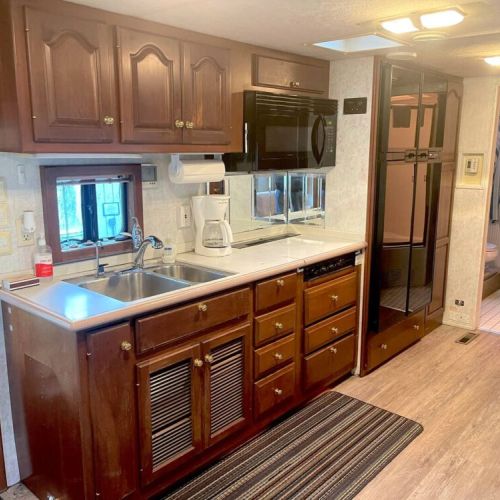 Kitchen, Freezer, Fridge and Pantry