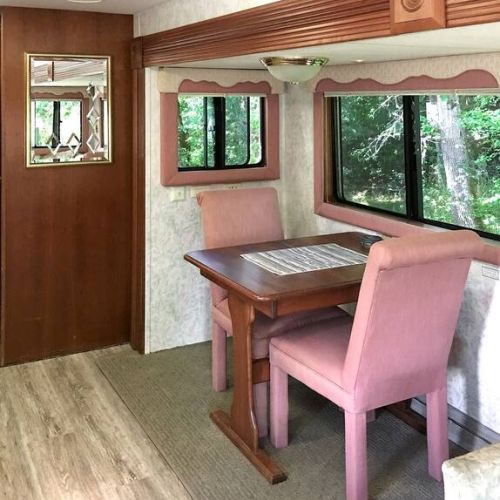 Dining Table (expands to seat 4)