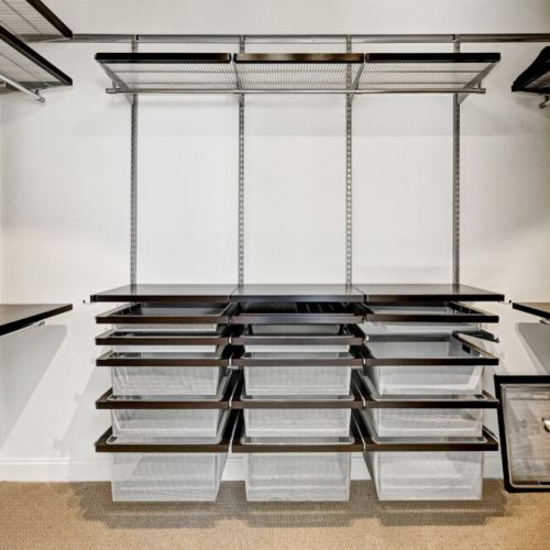 Master Ensuite Walk-in Closet